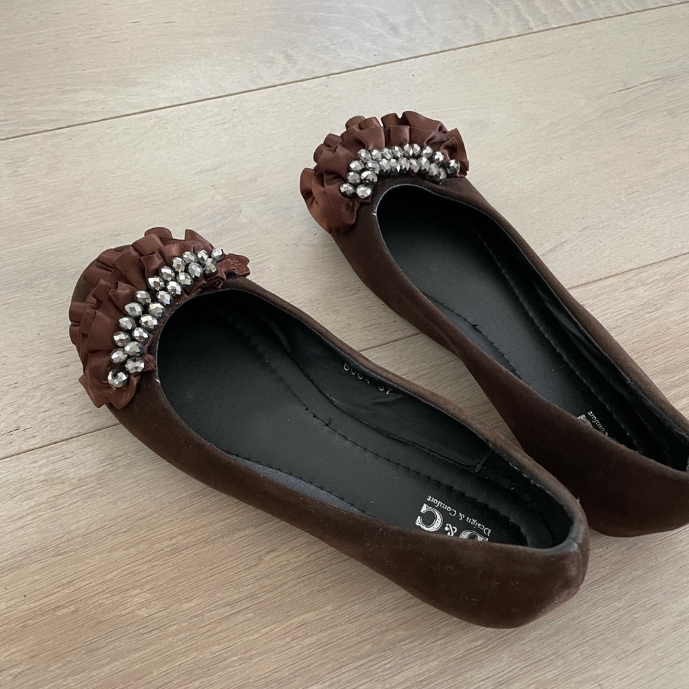D & C Ruffles Flats